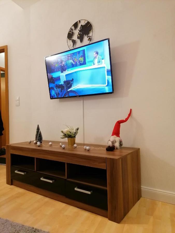 Schoene Wohnung, Zwei Schlafzimmer, Zentrumsnah, Erdgeschoss In Greifswald Esterno foto