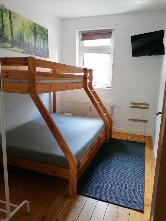 Schoene Wohnung, Zwei Schlafzimmer, Zentrumsnah, Erdgeschoss In Greifswald Esterno foto